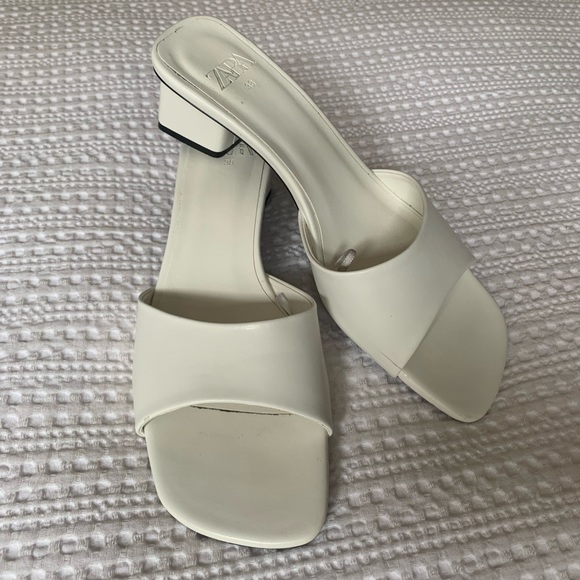 Women’s Zara Thick Heeled Sandals in White